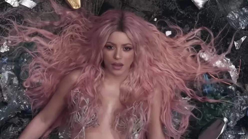 Shakira fue sorprendida por una rata en pleno rodaje de su videoclip y es furor en las redes sociales.