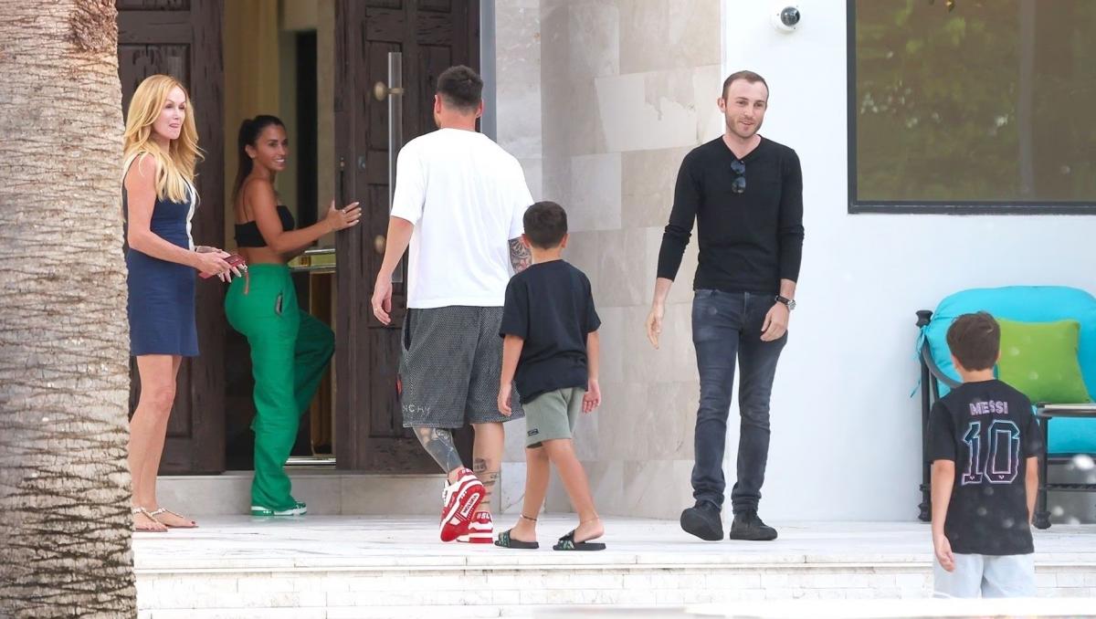 Leo Messi y Anto Rocuzzo visitaron una lujosa mansión en Miami