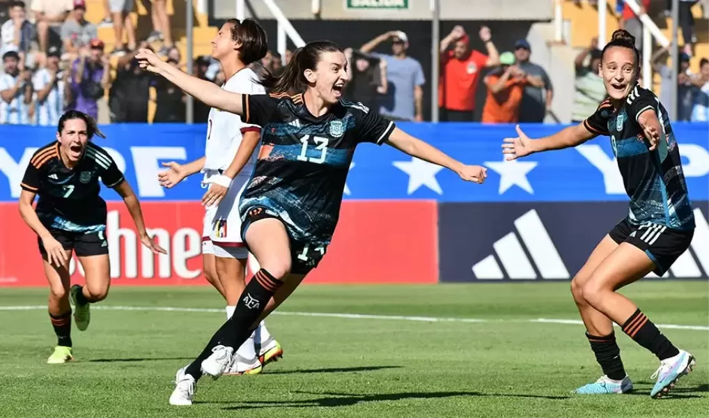 ¿Quién es Sophia Braun, la argentina nacida en Estados Unidos que hizo el primer gol de la Selección ante Sudáfrica?