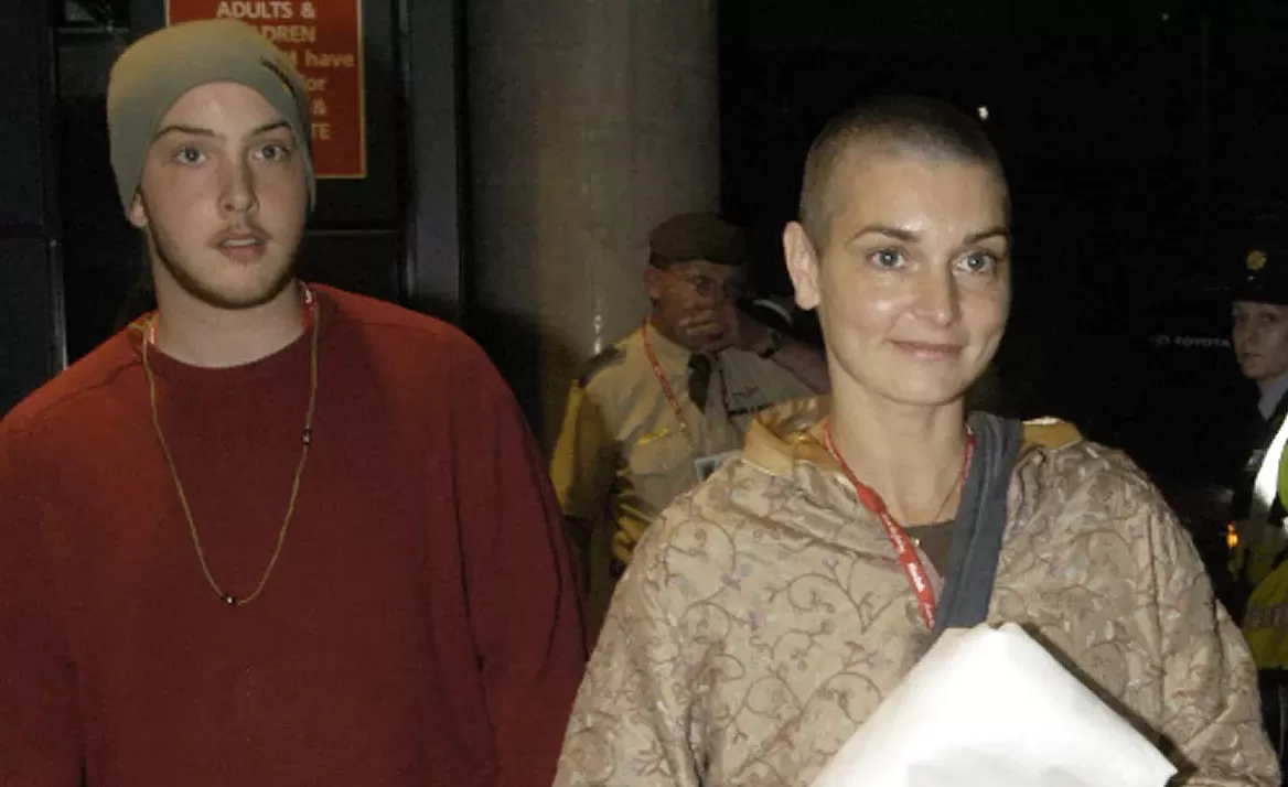 Sinéad O’Connor junto a uno de sus hijos