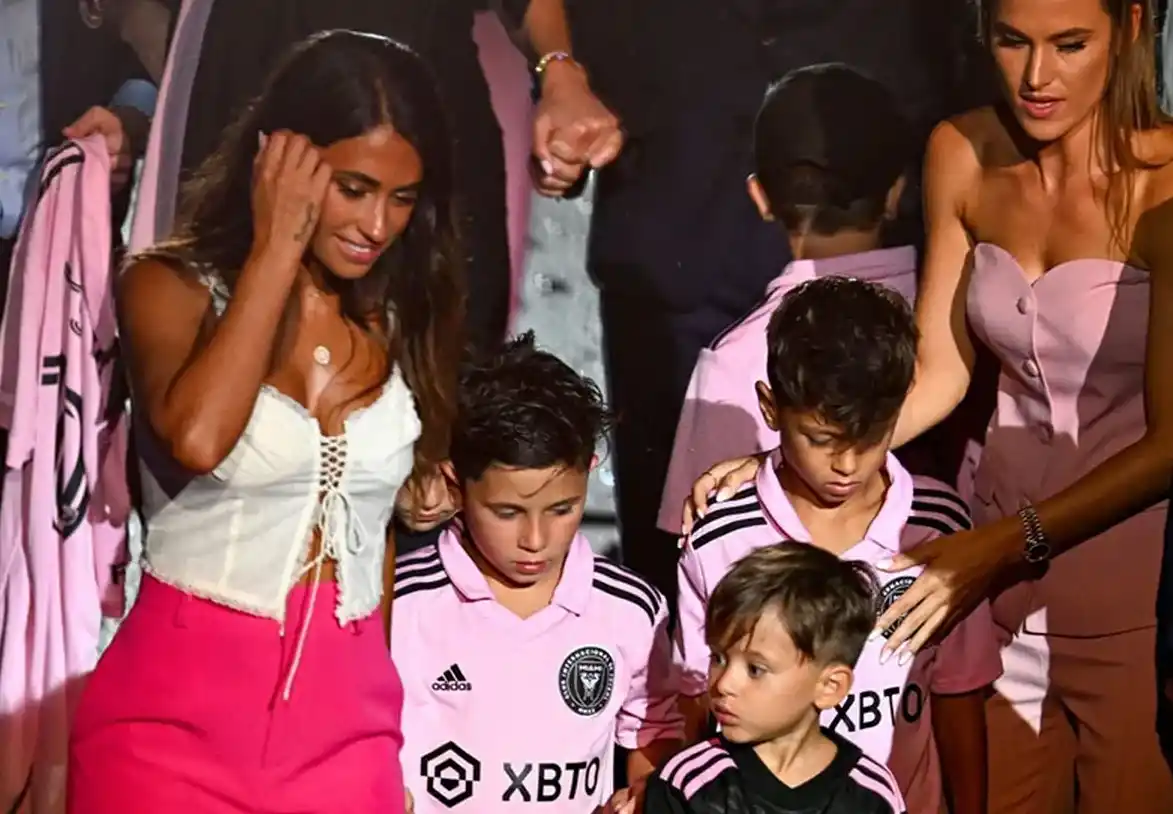 Antonela Roccuzzo en la presentación de Messi en Inter Miami