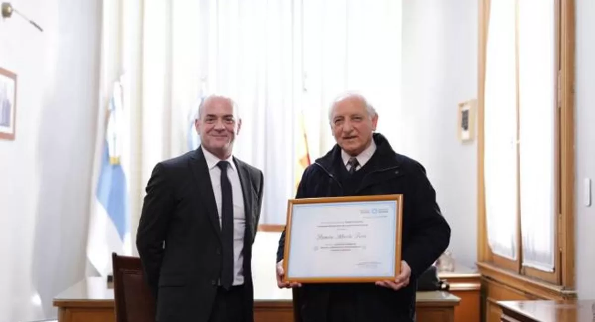 Un profesor de música jubilado fue reconocido como Orgullo Tucumano