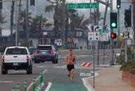 Lejos de la provincia, los tucumanos padecen la ola de calor anormal