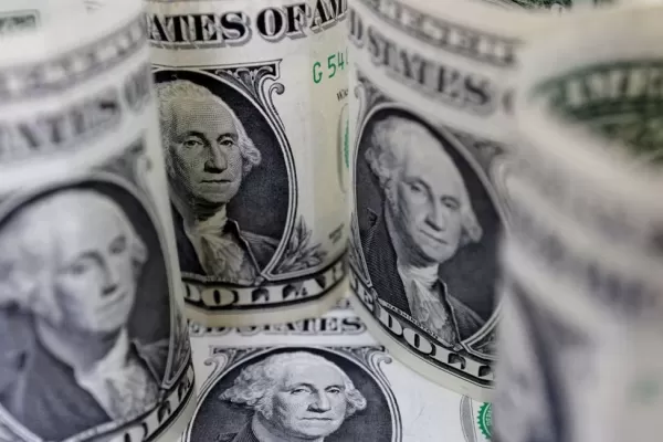 Tras el acuerdo con el FMI, el dólar blue bajó dos unidades y cerró a $551