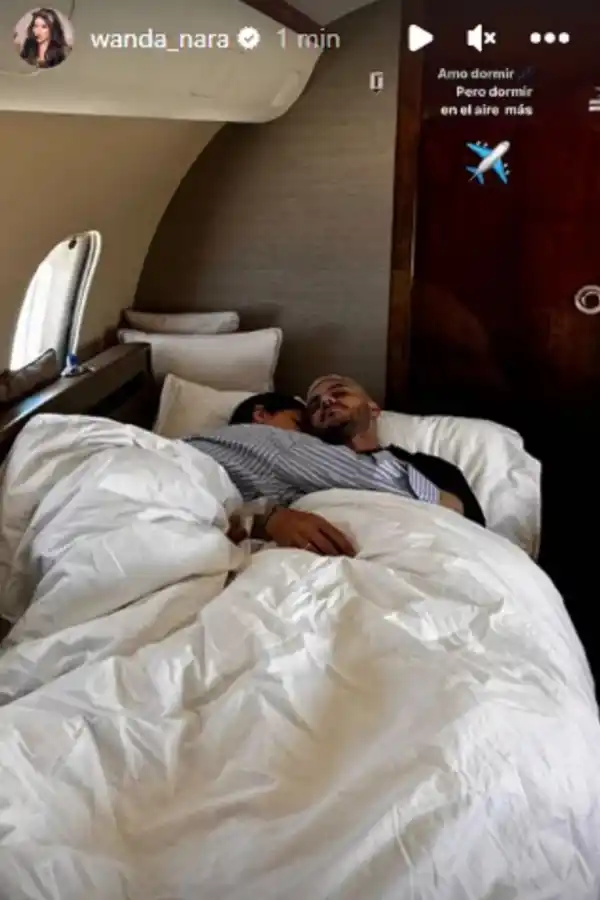 Descubrí el interior del lujoso avión privado en el que Wanda Nara y Mauro Icardi emprendieron su regreso a Turquía