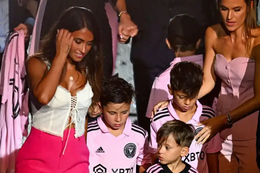Antonela Roccuzzo en la presentación de Messi en Inter Miami