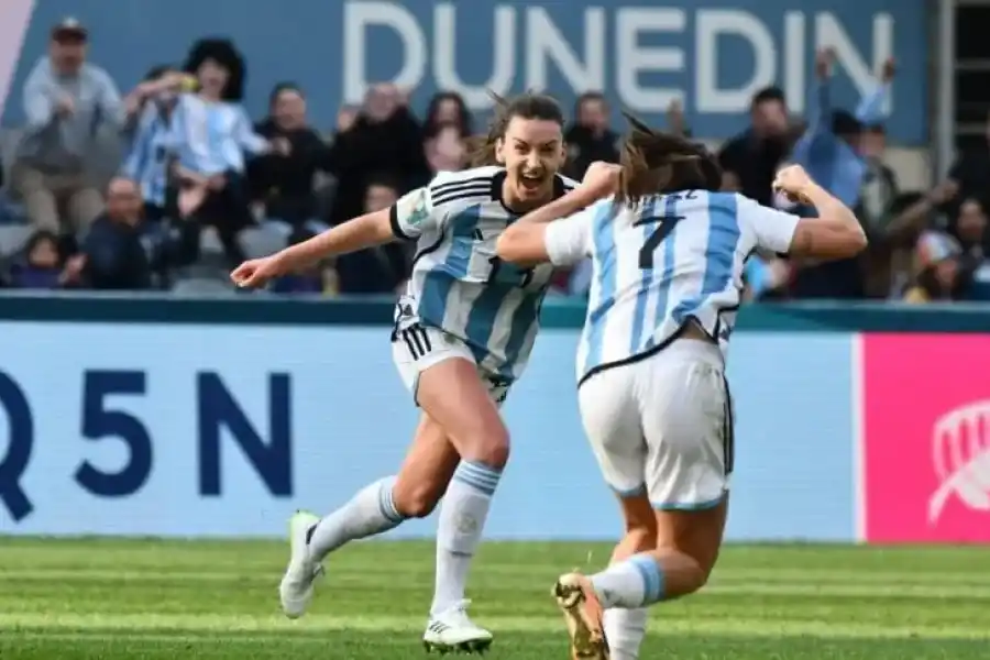 ¿Quién es Sophia Braun, la argentina nacida en Estados Unidos que hizo el primer gol de la Selección ante Sudáfrica?