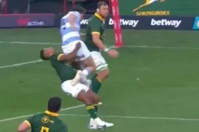 Sudáfrica vs Los Pumas: el fuerte golpe de Mallia que sacó del partido a un rival en la primera jugada