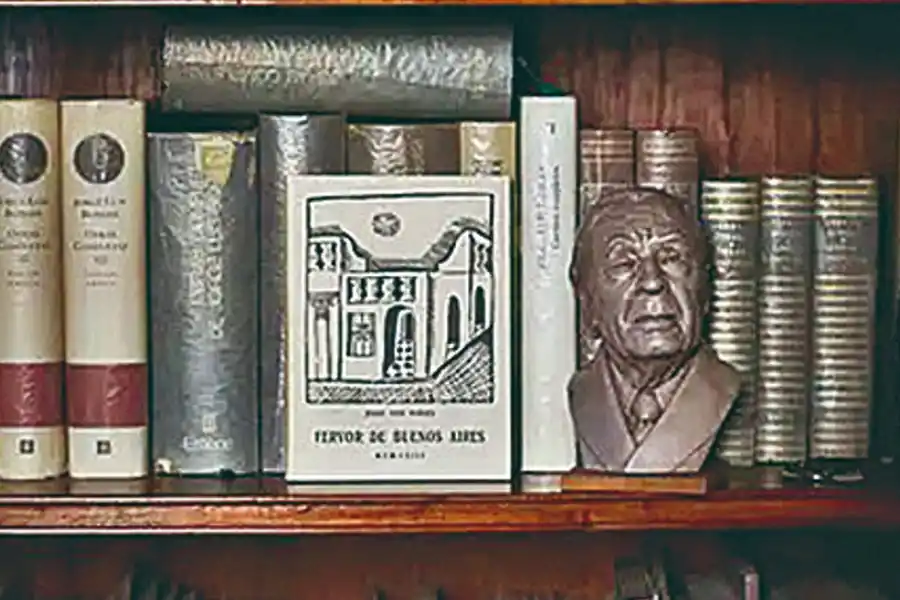 PREFIGURACIÓN. Ese libro minúsculo, y casi intrascendente en su tiempo, fue el silar primigenio donde terminaría apoyándose toda su enorme literatura por venir. 