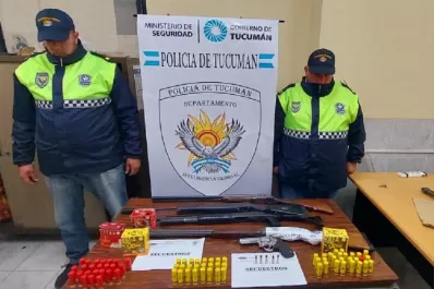 Secuestran armas de fuego en tres viviendas