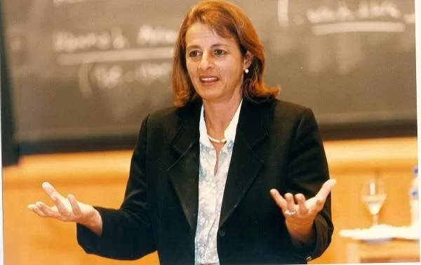 EXPERTA. Paola de Delbosco preside la Academia Nacional de Educación. 