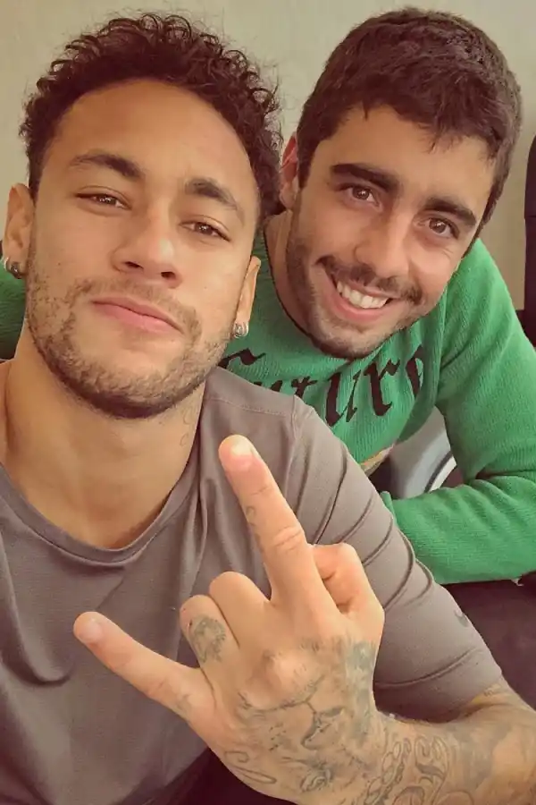 Neymar junto a Pedro Scooby. (Foto: @pedroscooby/Instagram)
