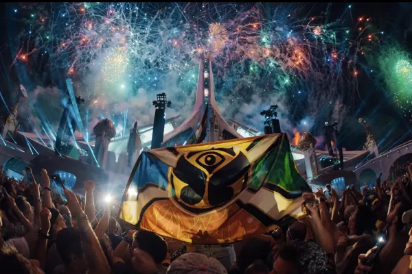 Tomorrowland: una mujer murió tras descompensarse en el festival, días después del incendio del escenario principal