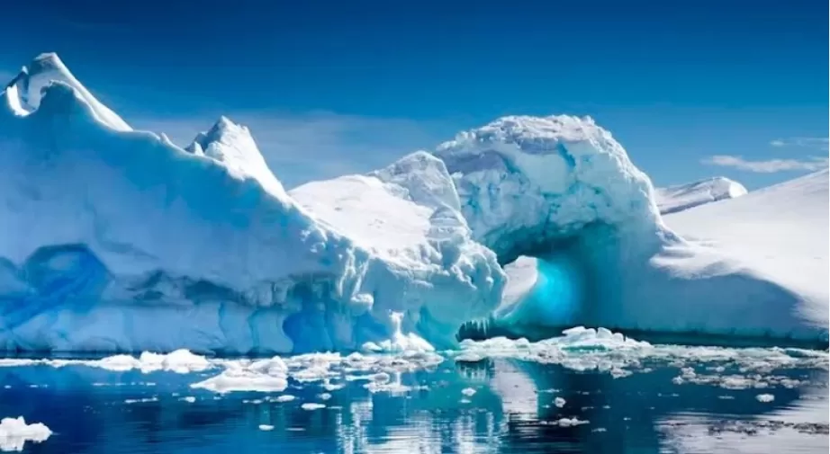 En la Antártida desapareció un bloque de hielo del tamaño de Argentina y preocupa a los especialistas.