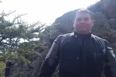 Quién era el hombre que se descompensó en un vuelo a Bariloche y murió