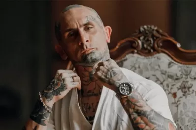 La increíble historia de superación de Emanuel Noir, el cantante de Ke Personajes, que sorprende y emociona a su público