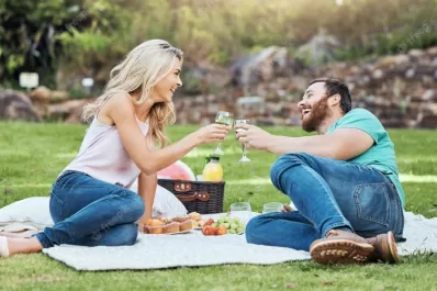 El romance virtual evolucionó a la búsqueda de “vínculos”: cómo cambiaron las apps de citas