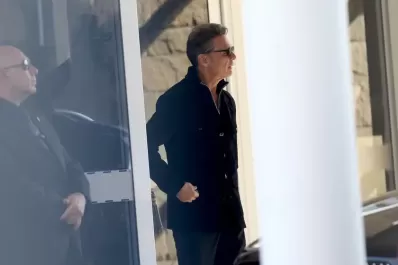 Luis Miguel se tentó con una comida típica argentina y pidió un particular delivery al hotel