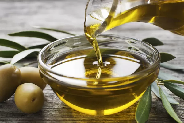 La Anmat prohibió la venta y consumo de un conocido aceite de oliva