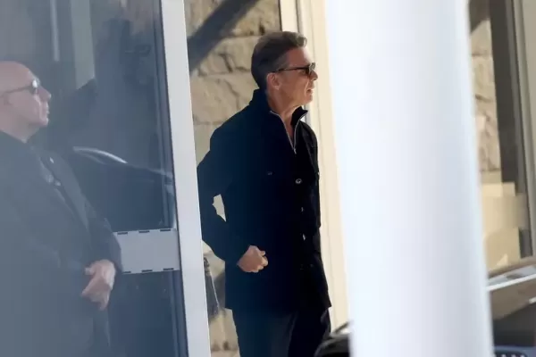 Luis Miguel se tentó con una comida típica argentina y pidió un particular delivery al hotel