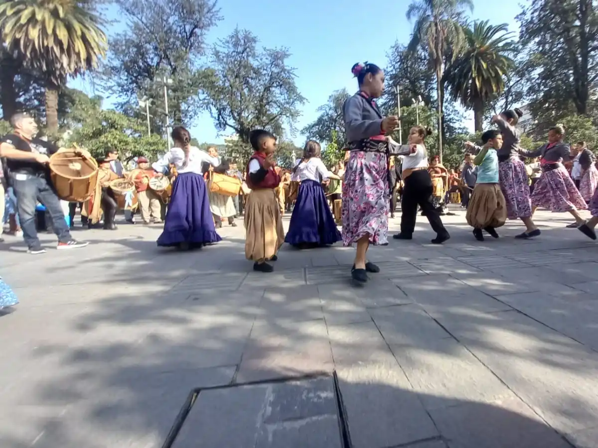 La Marcha de los Bombos llegó una vez más a Tucumán
