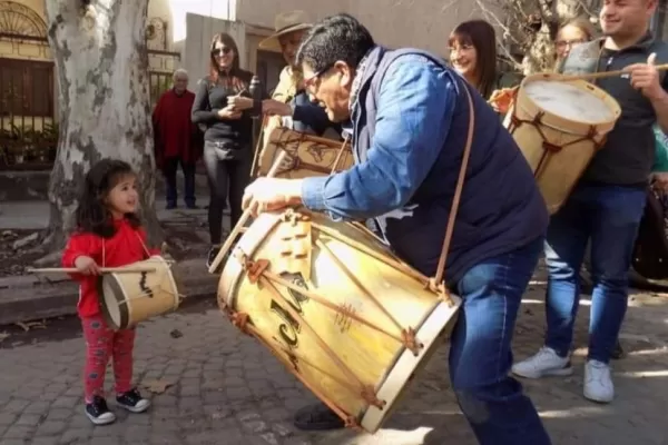 Marcha de los Bombos: un repique que evoca a patio de tierra y a tradición