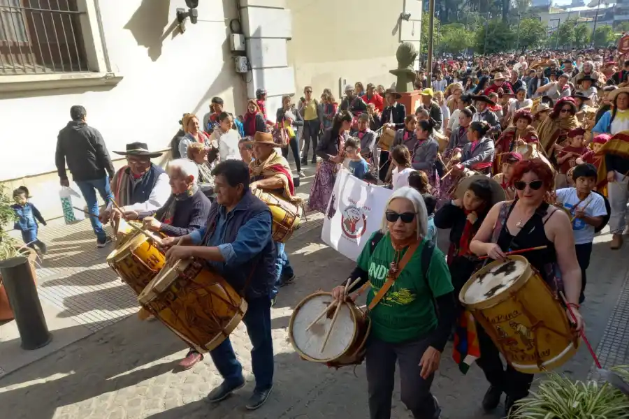 La Marcha de los Bombos llegó una vez más a Tucumán