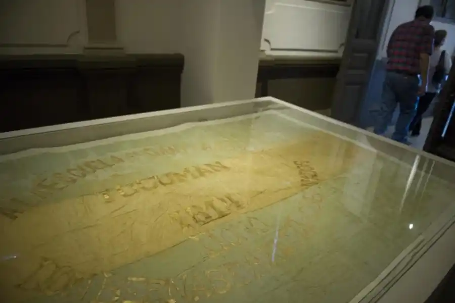 EN SAN FRANCISCO. La preservación de la enseña patria bicentenaria.