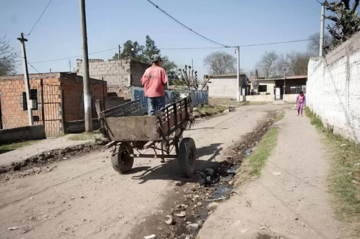 Por la crisis habitacional, más de 45.000 familias tucumanas viven en asentamientos y villas