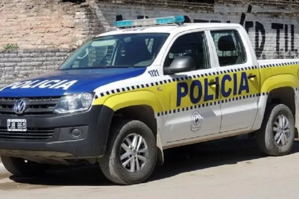 Una pareja asaltó a un peatón a punta de cuchillo