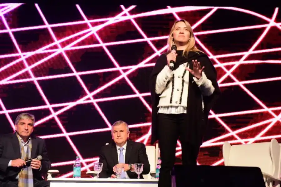 Inspiración, capacitación y conexión en la nueva experiencia Endeavor NOA