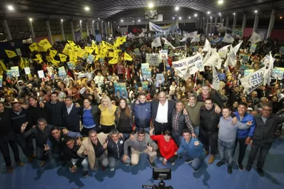 Manzur encabezó un acto en ATSA en apoyo a la fórmula Massa-Rossi