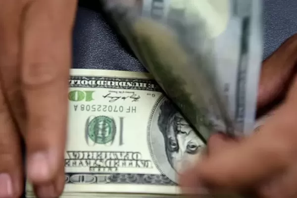 Efecto PASO: por qué el dólar blue sube y roza los $600
