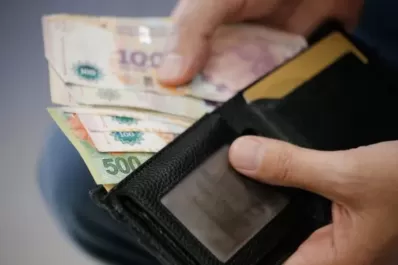 Los salarios crecieron 6,1% en junio: el sector privado volvió a perder con la inflación