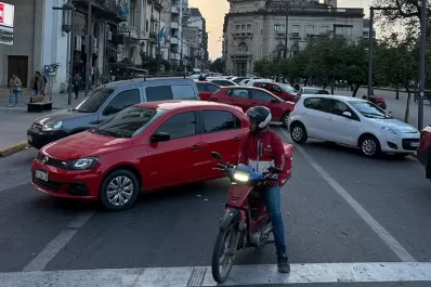 Aumento desmedido de las cuotas: propietarios de planes de ahorros bloquearon la plaza Independencia