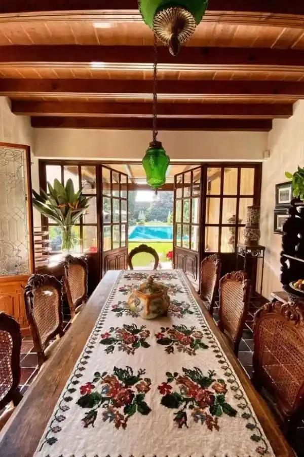 Así es la mansión de Rudy, el campeón de Masterchef: pileta, enorme parquizado y con estilo colonial