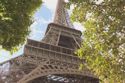 Francia: debieron evacuar la Torre Eiffel por una amenaza de bomba