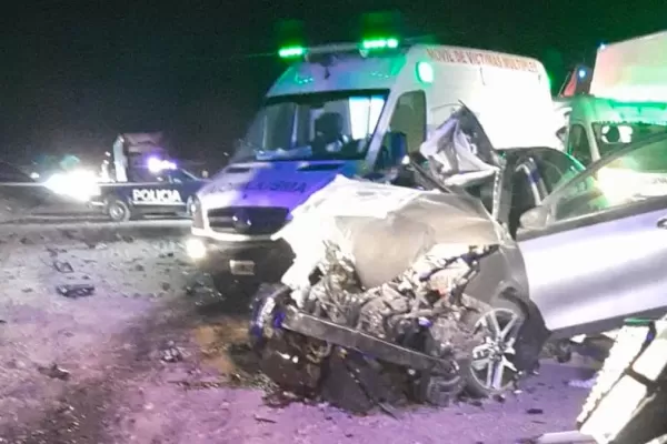 Tragedia en Mendoza: una turista murió tras un choque frontal contra un camión