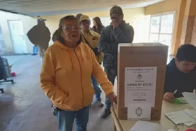A pesar de sus problemas de salud, María del Carmen fue a votar: Estuve más de 40 días en terapia