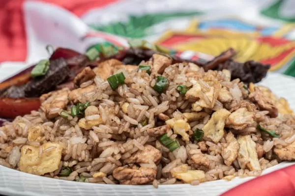 Cocina & colectividades: lomo saltado, arroz chaufa y ceviche, los platos íconos de Perú