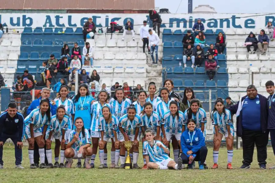 Liga Tucumana: “Decanas” campeonas y arrolladoras