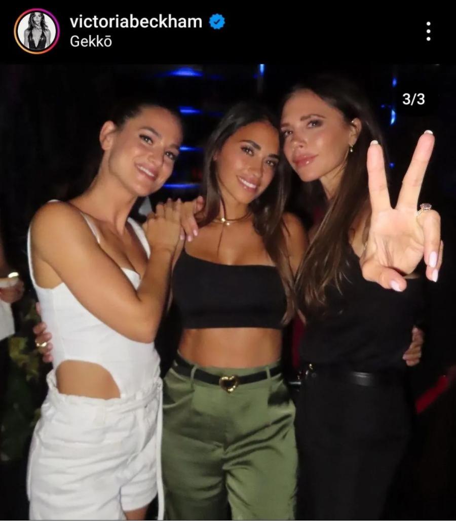 Antonela junto a Victoria Beckham y Elena Galera.