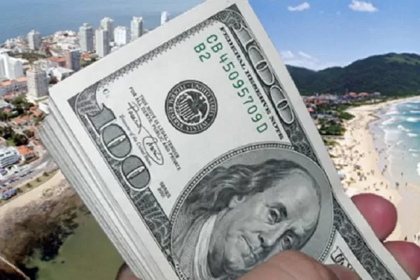 El Gobierno le saca impuestos al dólar turista