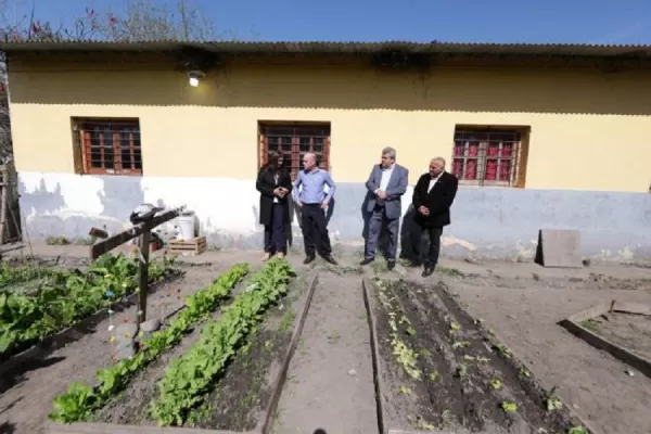 Destacan la importancia de las huertas escolares en La Ciénaga