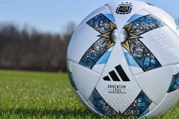 Presentaron la nueva pelota del fútbol argentino con las tres estrellas: cuál será su precio