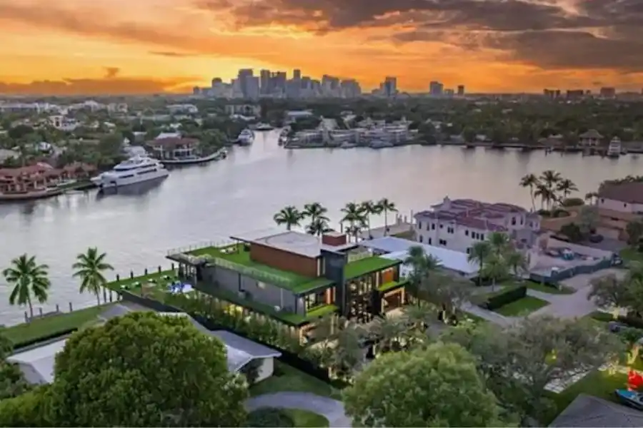 Minigolf, muelle y helipuerto: la increíble mansión con la que finalmente se quedaría Lionel Messi en Florida