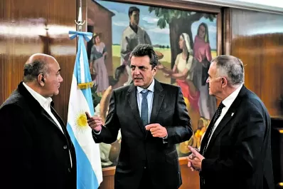 Sin combustible, en medio de la ruta electoral