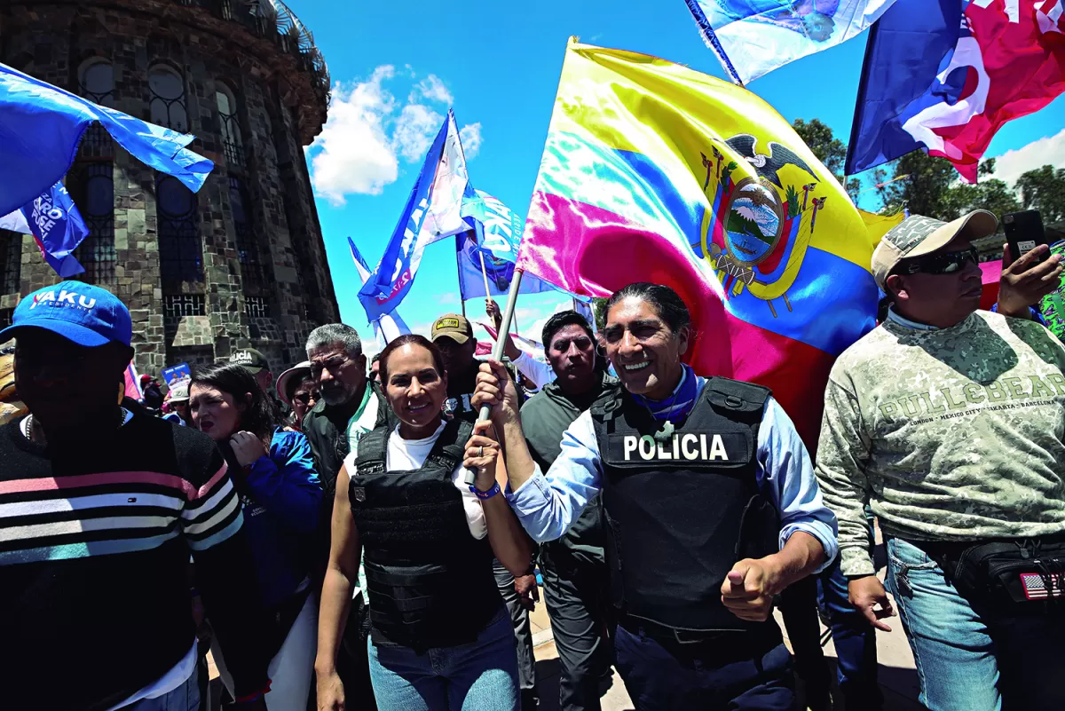 Ecuador cierra una campaña marcada por un asesinato