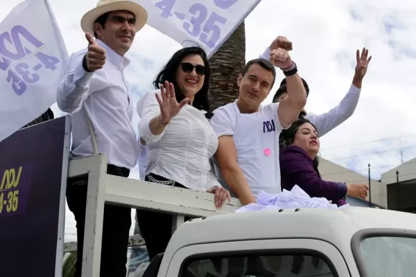 Sigue la violencia política en Ecuador: hubo un tiroteo cerca de la caravana de un candidato a presidente