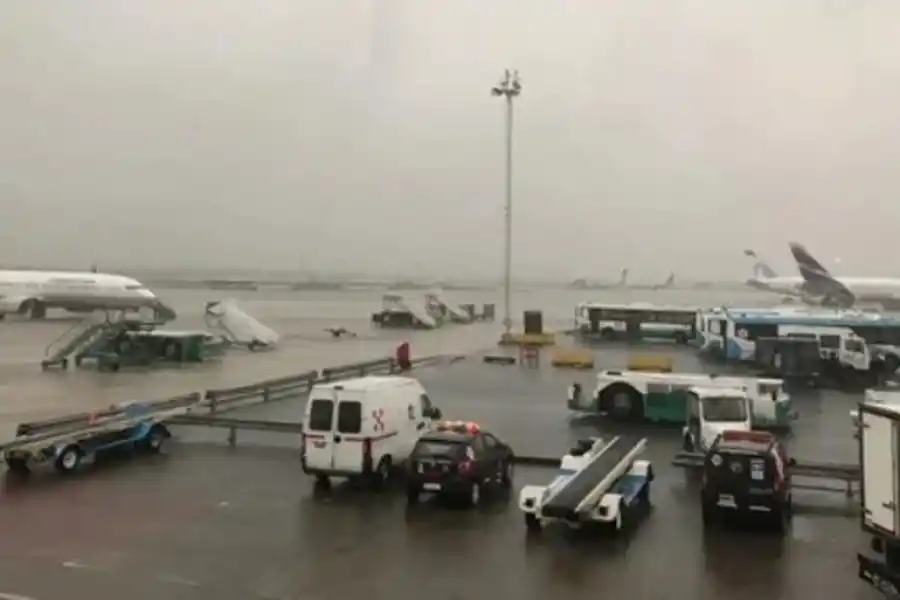 Por el mal clima en Aeroparque, cancelaron diferentes vuelos a Tucumán